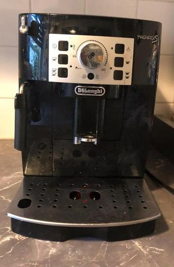 Delonghi magnifica S koffiemachine met koffiemolen beschikbaar voor biedingen