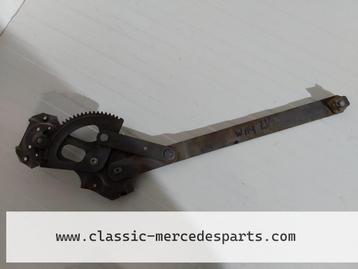 Raammechanisme LV handmatig Mercedes w114 sedan / w115   beschikbaar voor biedingen
