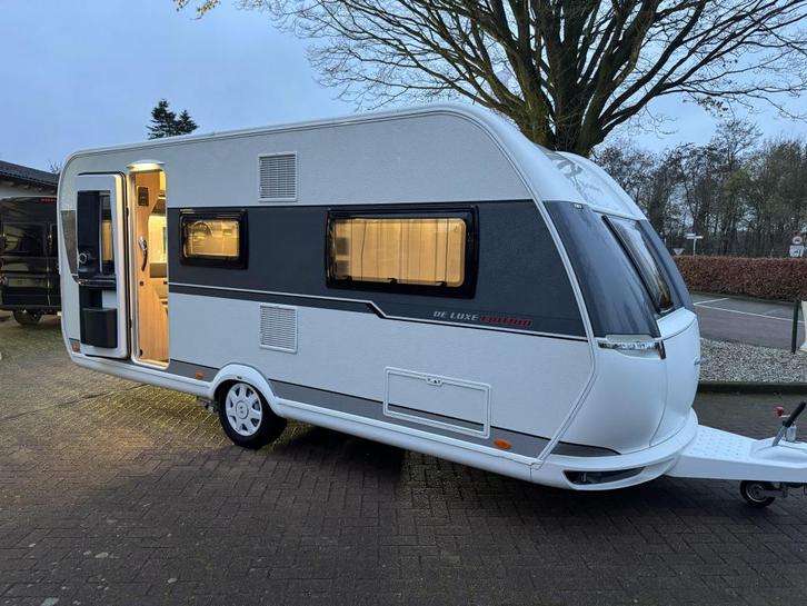 Hobby De Luxe Edition 495 UL Mover,Voortent unico, Caravans en Kamperen, Caravans, Bedrijf, Standaardzit, Hobby, 2 aparte bedden