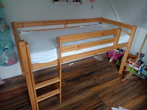 Hoogslaper. Nog goed te gebruiken . 50, Kinderen en Baby's, Kinderkamer | Stapelbedden en Hoogslapers, Zo goed als nieuw, Hoogslaper
