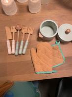 Little Dutch Houten Pannenset met Bestek en Pannenlappen, Kinderen en Baby's, Ophalen of Verzenden, Zo goed als nieuw, Hout, Speelkeuken-accessoire