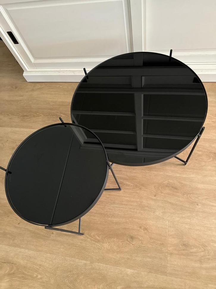 Zwarte bijzet tafel, Huis en Inrichting, Tafels | Bijzettafels, Zo goed als nieuw, Rond, 45 tot 60 cm, Minder dan 55 cm, Glas