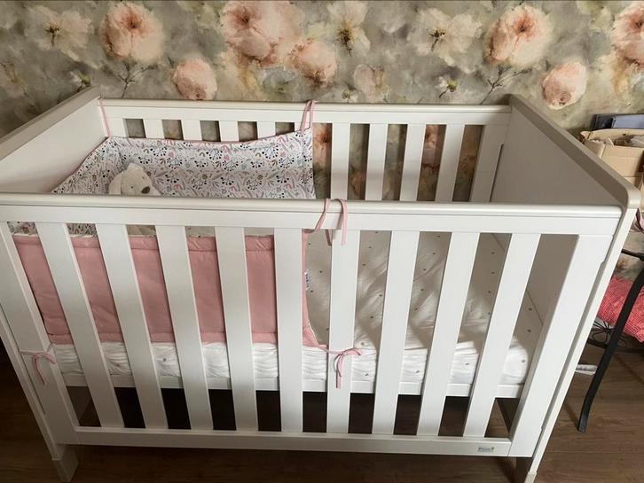 Ledikant, Kinderen en Baby's, Boxen, Zo goed als nieuw, Ophalen