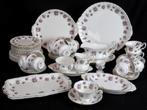 Royal Albert SWEET VIOLETS servies, Ophalen of Verzenden, Zo goed als nieuw, Overige stijlen, Kop(pen) en/of Schotel(s)
