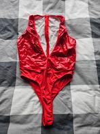 Rode lak body met diep decolleté - Maat M, Kleding | Dames, Onbekend, Verzenden, Rood, Body of Korset