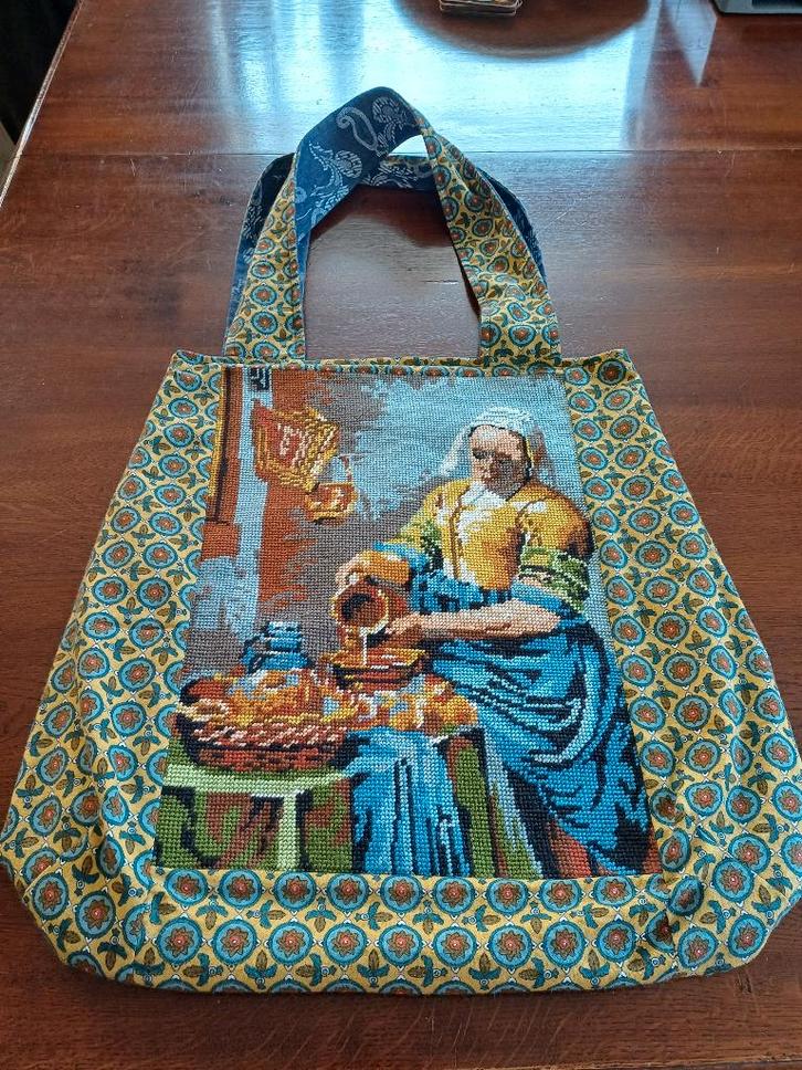 Diverse tassen met borduurwerk, 2 kanten te dragen, Sieraden, Tassen en Uiterlijk, Tassen | Damestassen, Nieuw, Shopper, Overige kleuren