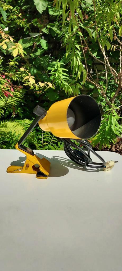 Vintage Gele Klemlamp, Huis en Inrichting, Lampen | Tafellampen, Gebruikt, Minder dan 50 cm, Kunststof, Metaal, Ophalen
