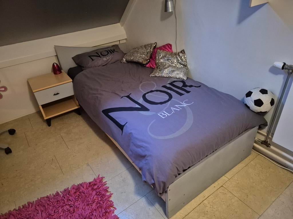 Ledikant en nachtkastje, Huis en Inrichting, Slaapkamer | Bedden, 90 cm, Eenpersoons, Ophalen of Verzenden, 200 cm