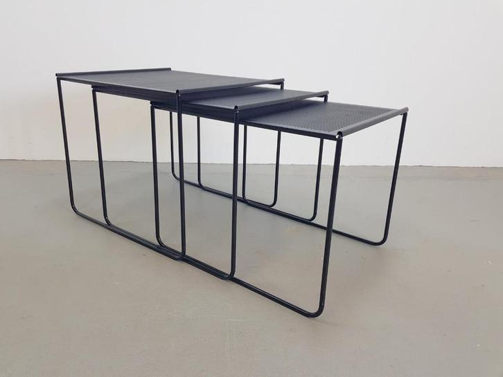 Vintage zwart metaal bijzettafel mimi set Nesting Tables '80, Huis en Inrichting, Tafels | Bijzettafels, Gebruikt, Rechthoekig