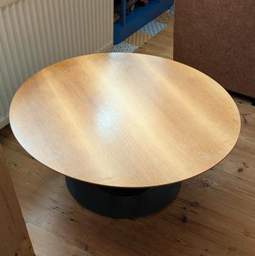 Leolux Trias Salontafel beschikbaar voor biedingen