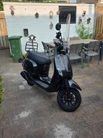 Agm Vx50 2020 zgan weinig km zwart full options, Fietsen en Brommers, Snorfietsen en Snorscooters, Ophalen, Zo goed als nieuw