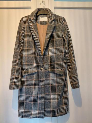 Mooi damesjas maat 34 beschikbaar voor biedingen