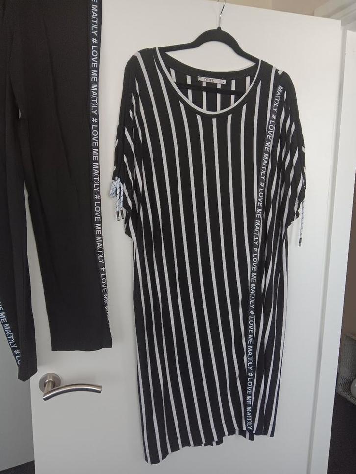 Te Koop: MAT FASHION Set, mt S (46/48). (J-27)., Kleding | Dames, Grote Maten, Zo goed als nieuw, Jurk, Zwart, Ophalen of Verzenden