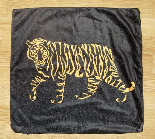 Kussenhoes vierkant / kussensloop met tijger / 45 x 45 cm, Huis en Inrichting, Woonaccessoires | Kussens, Zo goed als nieuw, Zwart