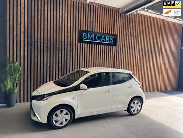 Toyota Aygo 1.0 VVT-i x-play Airco, CAMERA, Cruise beschikbaar voor biedingen