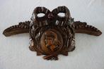 Houtsnijwerk hoofd met bladerenkrans ornament, Antiek en Kunst, Ophalen of Verzenden