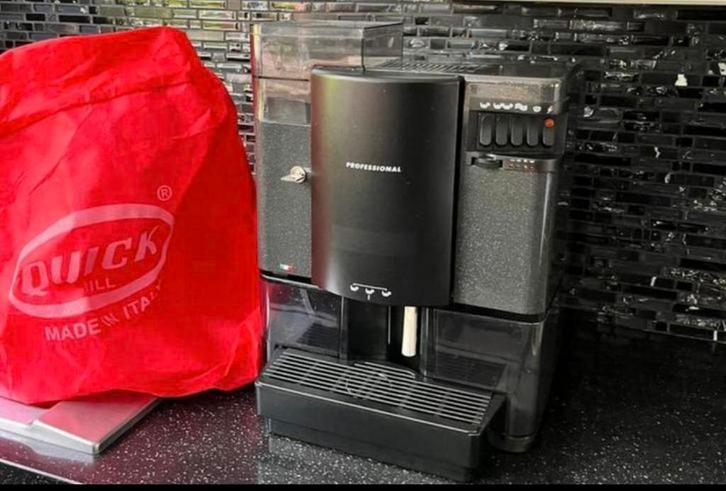 Quick mill met geintegreerde molen en afslat  automatisch, Witgoed en Apparatuur, Koffiezetapparaten, Zo goed als nieuw, Gemalen koffie