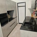 Gloednieuwe showroomkeuken inclusief apparatuur en montage, Huis en Inrichting, Keuken | Complete keukens, Nieuw, Grijs, Overige typen