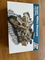 Italeri Duitse Motor met Zijspan 1:9 - Nieuw, Hobby en Vrije tijd, Modelbouw | Auto's en Voertuigen, 1:32 tot 1:50, Nieuw, Ophalen of Verzenden