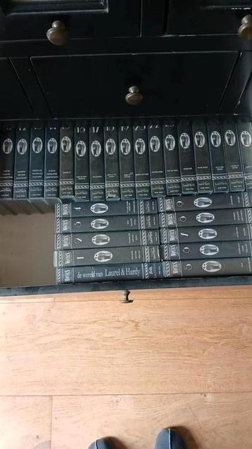 Laurel en Hardy banden.  beschikbaar voor biedingen