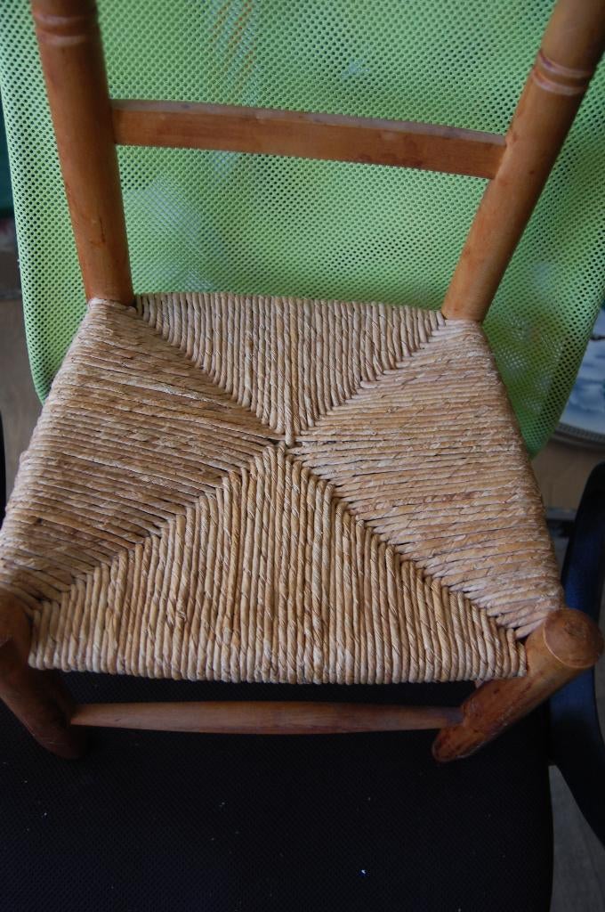 Een KINDER/POPPEN STOEL, Ophalen of Verzenden, Zo goed als nieuw, Meubelstuk of Keukentje