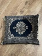 Perzisch sierkussen met blauw tapijt motief, Huis en Inrichting, Woonaccessoires | Kussens, Ophalen of Verzenden, Zo goed als nieuw