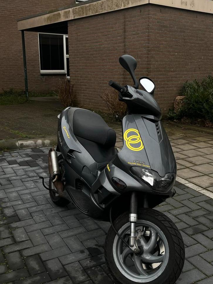 Gilera runner 70cc, Fietsen en Brommers, Scooters | Piaggio, Zo goed als nieuw, Overige modellen, Maximaal 45 km/u, Tweetakt, Ophalen