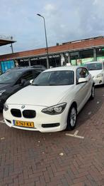 BMW 1-Serie 116I 100KW 3DR Aut8 2014 Wit, 65 €/maand, Adaptieve lichten, Zwart, 1290 kg
