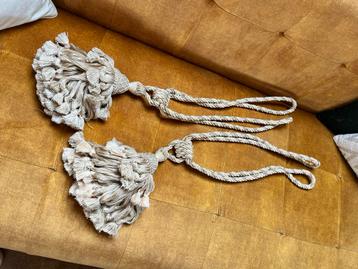 Embrasses beschikbaar voor biedingen