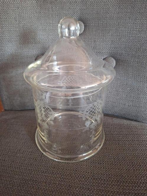 Vintage Gegraveerde Glazen Voorraadpot met Deksel (22 cm), Huis en Inrichting, Keuken | Potten en Pannen, Gebruikt, Pot, Bus of Blik