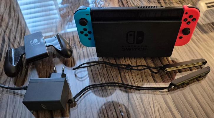 -- Zeer mooie Nintendo Switch Oled --, Spelcomputers en Games, Spelcomputers | Nintendo Switch, Zo goed als nieuw, Switch OLED