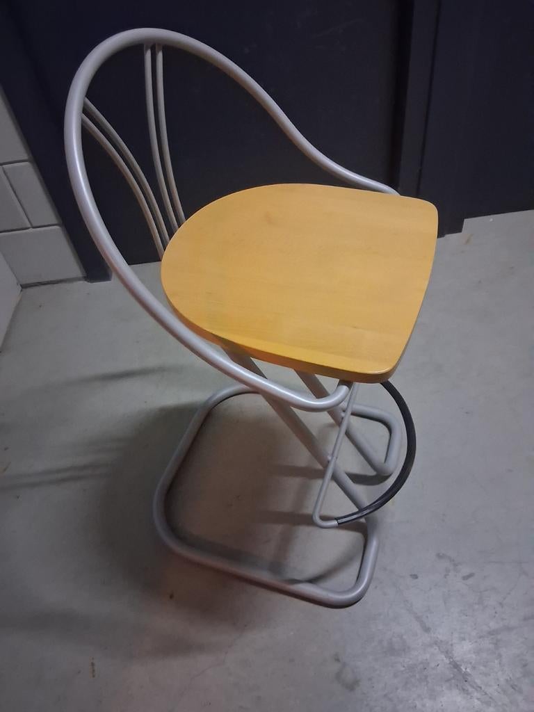 Eetbar stoel met metalen frame, Ophalen, Gebruikt, Hout, Eén