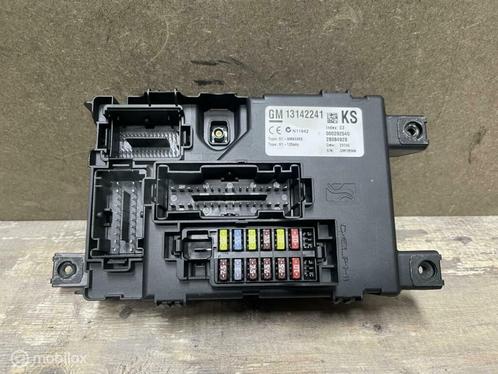 Zekeringkast Opel Corsa D 1.2-16V  ('06-'15) 13142241, Auto-onderdelen, Elektronica en Kabels, Opel, Gebruikt, Ophalen of Verzenden