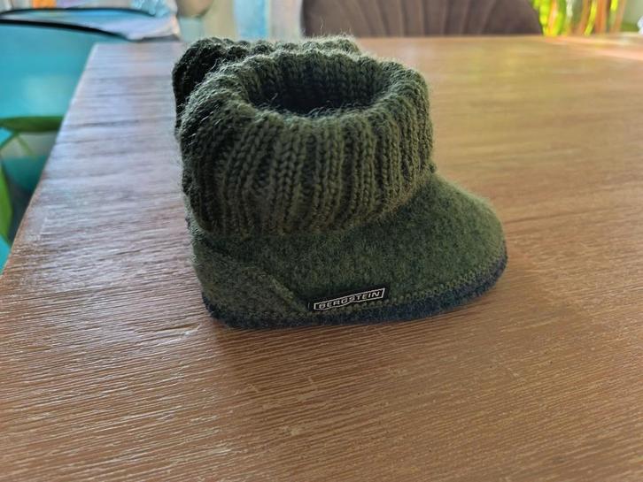 Groene Bergstein sloffen maat 20, Kinderen en Baby's, Babykleding | Schoentjes en Sokjes, Nieuw, Jongetje of Meisje, Slofjes, Ophalen