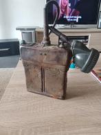 Een oude mijn lamp met nummers er op, Ophalen, Luchtmacht