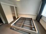 Retro Bed / bedframe / hoofdbord met bijpassende kast, Huis en Inrichting, Slaapkamer | Bedden, Overige materialen, Crème, 180 cm