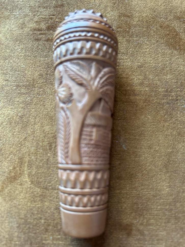 Antiek gesneden houten handvat 1879, Antiek en Kunst, Kunst | Beelden en Houtsnijwerken, Ophalen of Verzenden