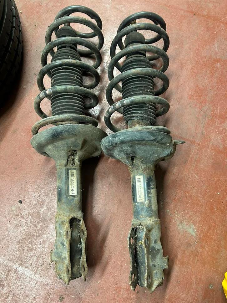Schokdempers / veren corrado golf vento GTI VR6, Auto-onderdelen, Ophanging en Onderstel, Volkswagen, Gebruikt, Ophalen of Verzenden