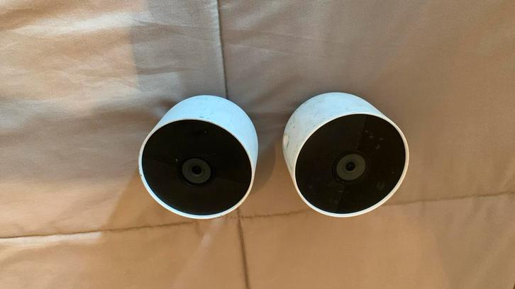 2 Google Nest Cam Batterij beveiligingscamera's, Audio, Tv en Foto, Videobewaking, Gebruikt, Buitencamera, Ophalen of Verzenden