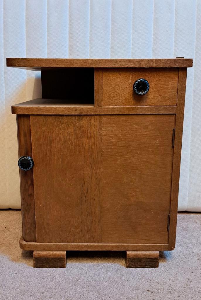 Vintage eikenhouten nachtkastje Art Deco stijl, Rhenen., Huis en Inrichting, Slaapkamer | Nachtkastjes, Gebruikt, Minder dan 45 cm