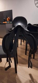 Zadel Kentaur Artemis 18", Dieren en Toebehoren, Paarden en Pony's | Zadels, Ophalen, Dressuur