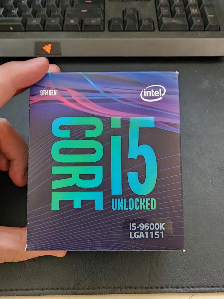 Intel Core i5-9600K CPU - LGA1151, Computers en Software, Processors, Gebruikt, 6-core, 3 tot 4 Ghz, Ophalen of Verzenden