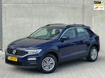 Volkswagen T-Roc 1.0 TSI Style 116pk 2018 Blauw PDC|NAVI, Auto's, Voorwielaandrijving, Gebruikt, Blauw, 116 pk
