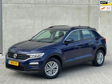 Volkswagen T-Roc 1.0 TSI Style 116pk 2018 Blauw PDC|NAVI beschikbaar voor biedingen