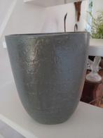 Mooie  grijze  hoge  bloempot, Ophalen of Verzenden, Zo goed als nieuw, Rond, Minder dan 25 cm