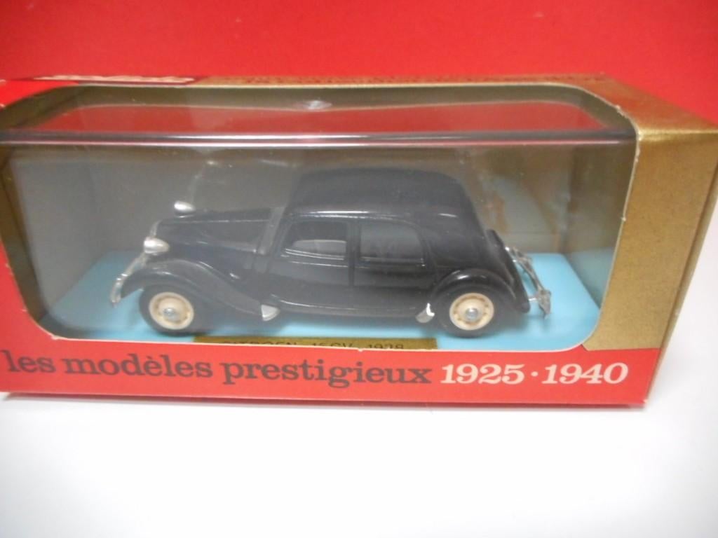 SOLIDO 32 CITROEN TRACTION AVANT (RESERVEWIEL), Hobby en Vrije tijd, Modelauto's | 1:43, Ophalen of Verzenden, Zo goed als nieuw