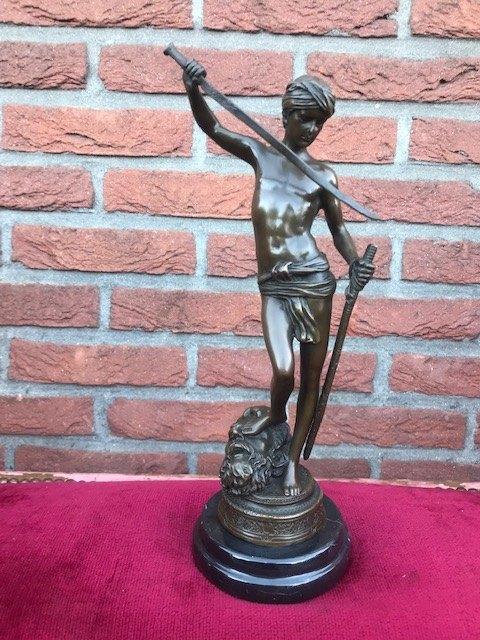 bronzen beeld: David verslaat Goliath, Antiek en Kunst, Kunst | Beelden en Houtsnijwerken, Ophalen of Verzenden