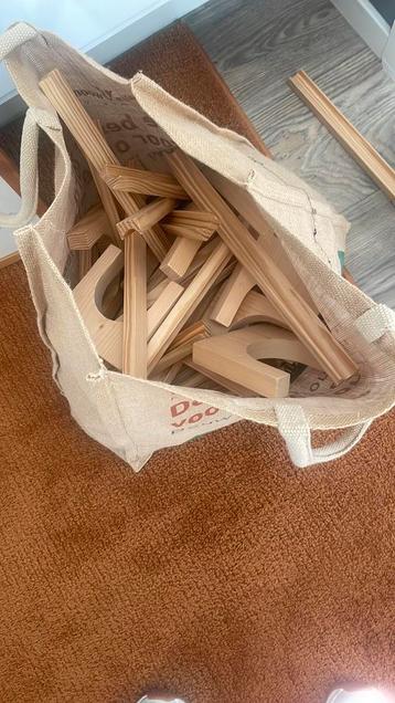 Houten knikkerbaan beschikbaar voor biedingen