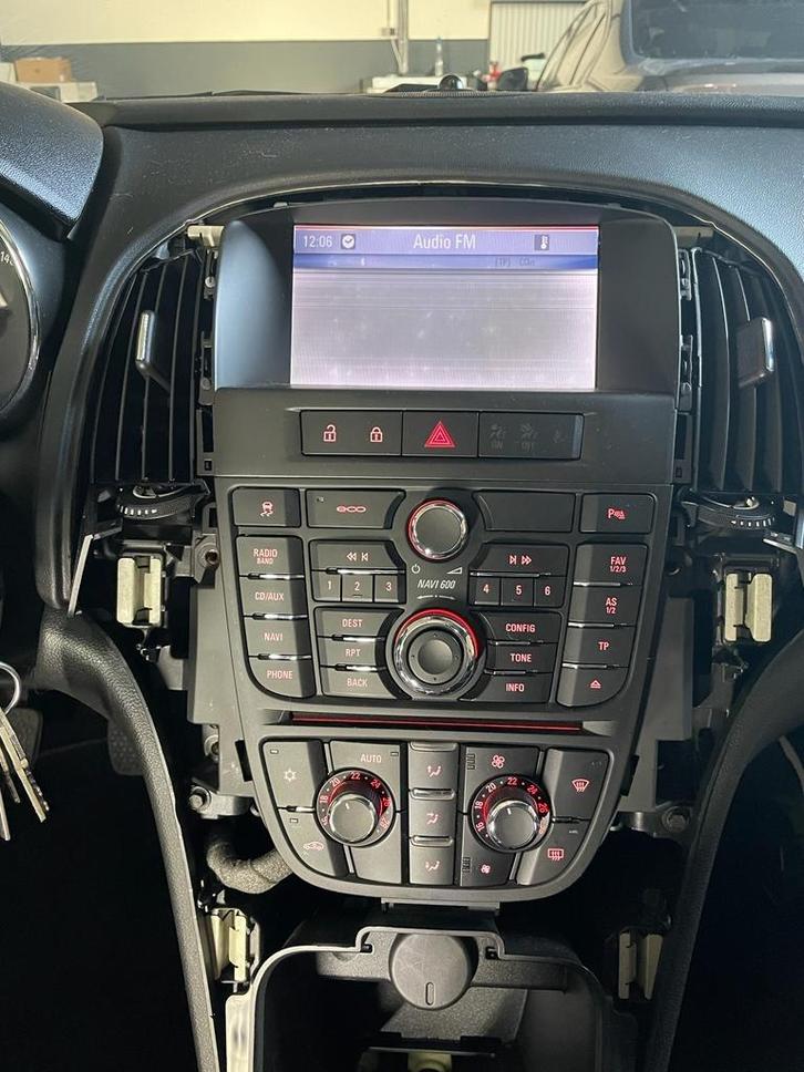 Opel navigatie scherm reparatie defect Astra Insignia Mokka, Diensten en Vakmensen, Overige Diensten