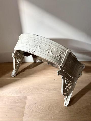 Antieke gietijzeren console voor wastafel / tafel 19e eeuw beschikbaar voor biedingen